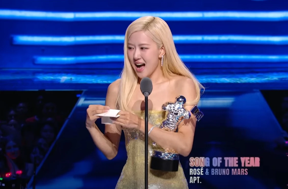 로제 ‘아파트’, MTV VMA 올해의 노래 수상…K팝 새 역사 썼다