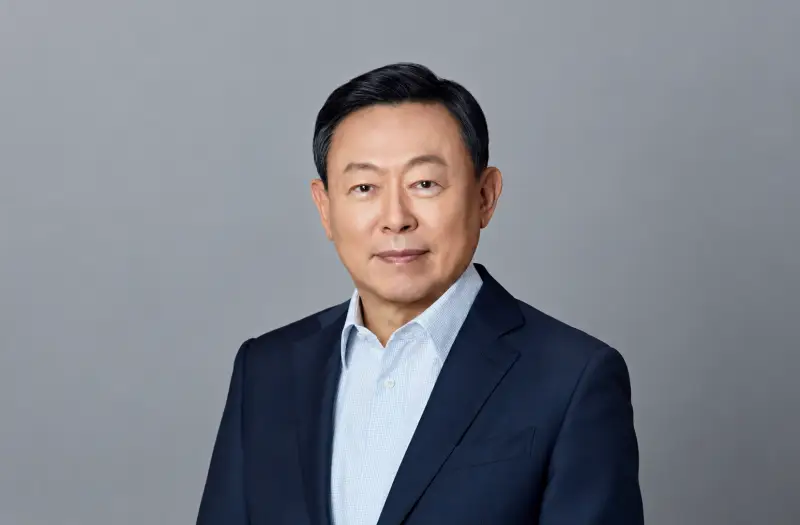신동빈 “AX는 생존 문제”…롯데, 전 직원 AI 에이전트 시대 선언